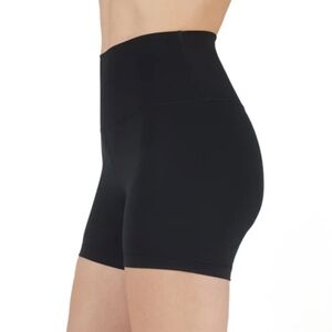 Reflex Active Shorts Black Size Medium High Waist Stretch Shorts Fitted NWOT